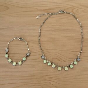 Chic Vintage Green and Blue Faux Stone Gold Tone Necklace and Bracelet Set